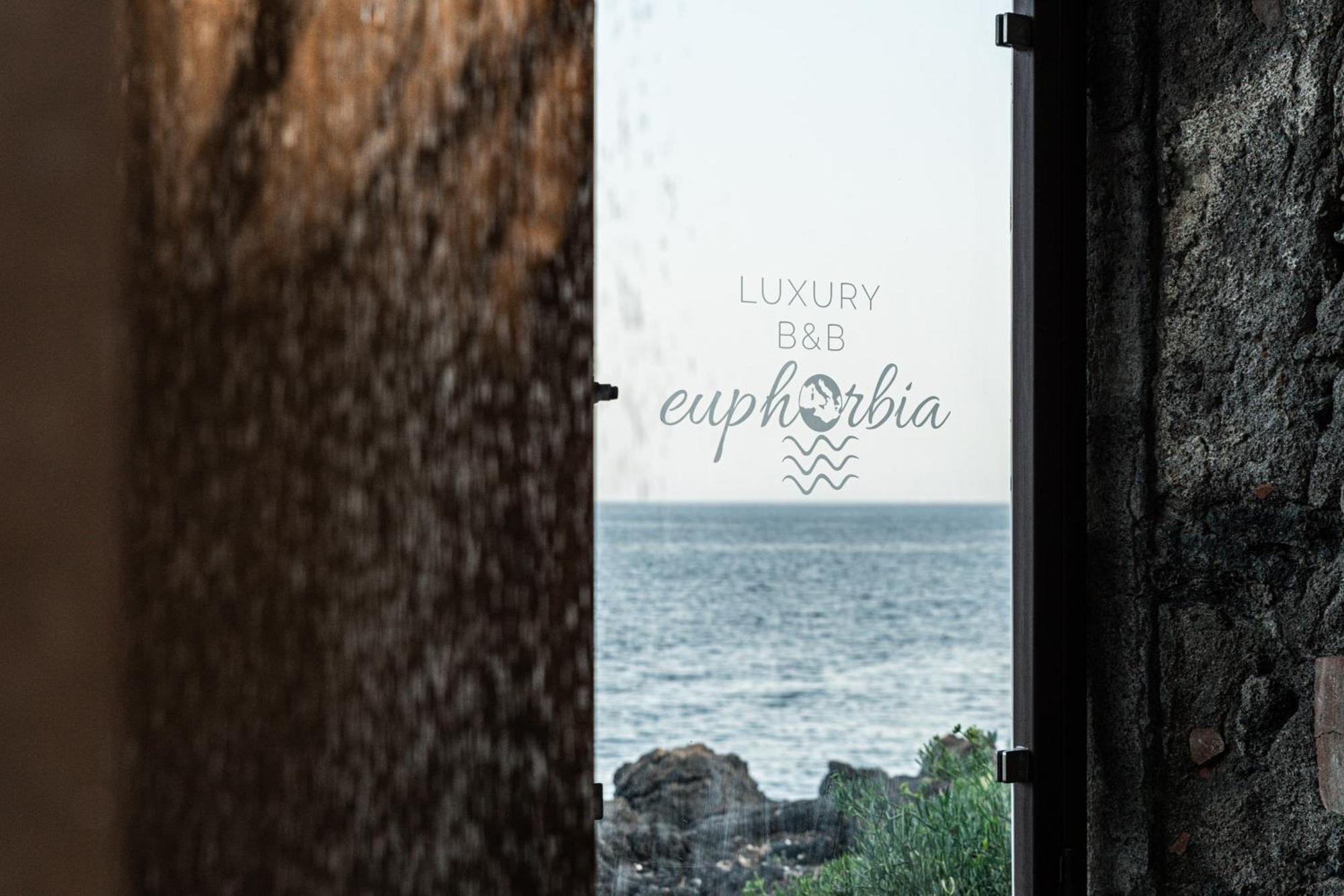 Luxury B&B Euphorbia Ачиреале Экстерьер фото